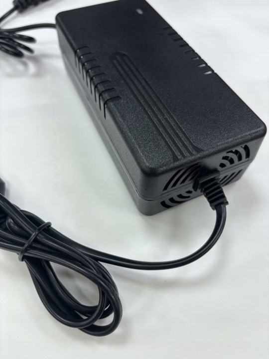 CHARGER-FOR-ELECTRIC-BICYCLES-67-2V-2A-PROFESSIONAL-Product-weight-with-unit-packaging-0-36-kg.jpg
